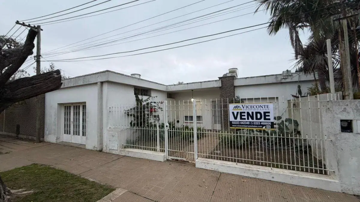Casa de 127 M2, Sobre calle Alfonsina Storni, Coronel Brandsen, Buenos Aires. 2