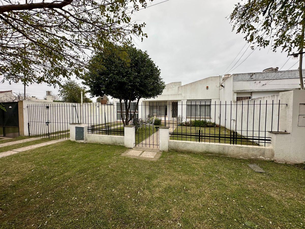 Casa 115 m2, Calle Avenida 25 de Mayo, General Belgrano, provincia de Buenos Aires.