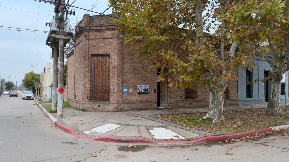 Casa de 157 m2 Inmejorable ubicación sobre esquina de Av. Campomar, Ranchos, Partido de General Paz