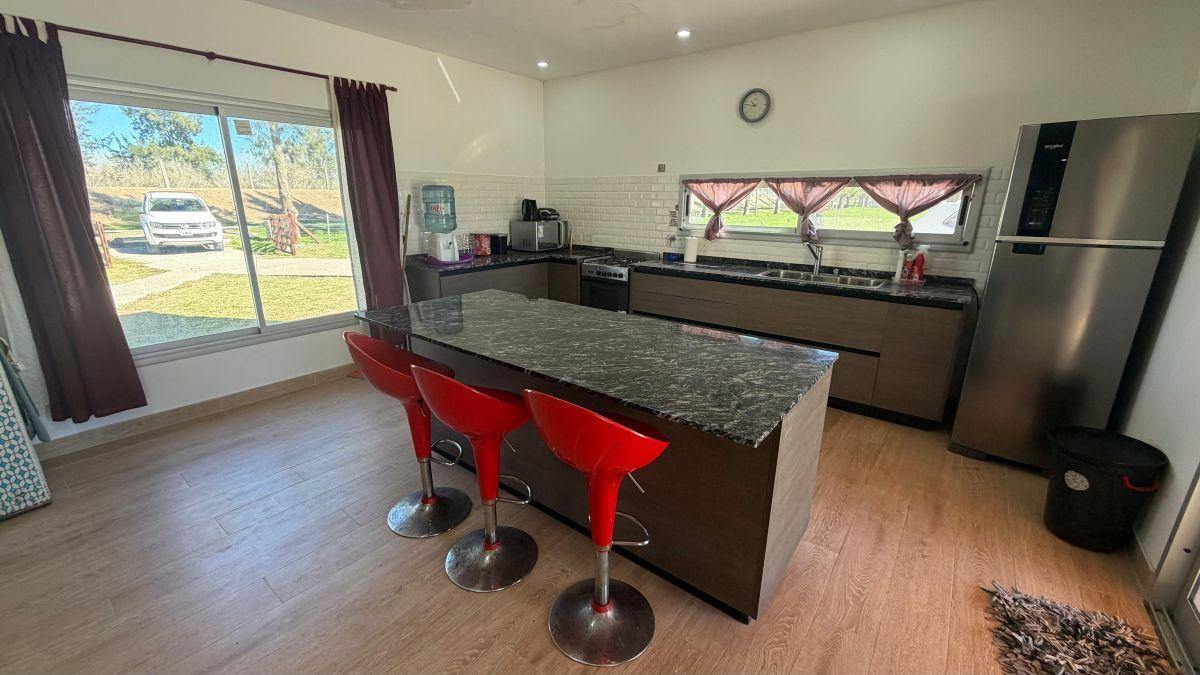 Foto de Casa Quinta sobre 2.400 m² con Pileta, Galería y Losa Radiante, imagen 5
