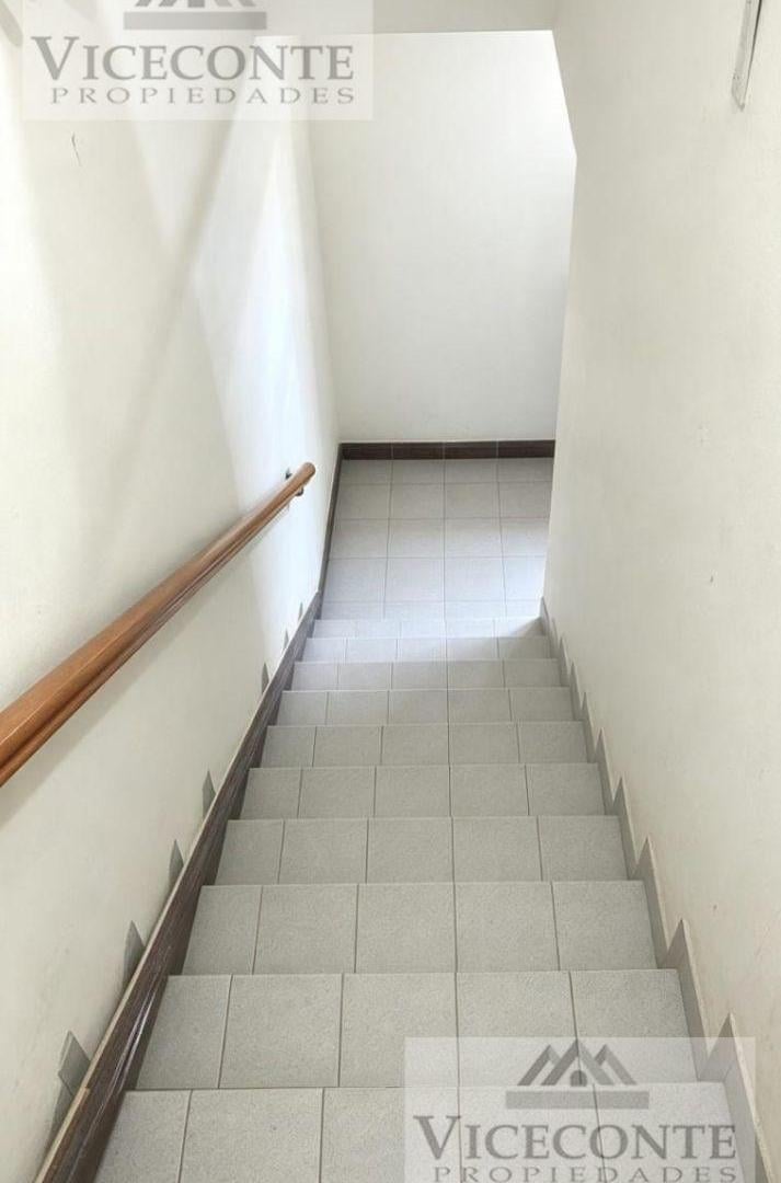 Foto de Local 140m2 + Deposito .Pleno centro y gran vista comercial. Alvear, imagen 5