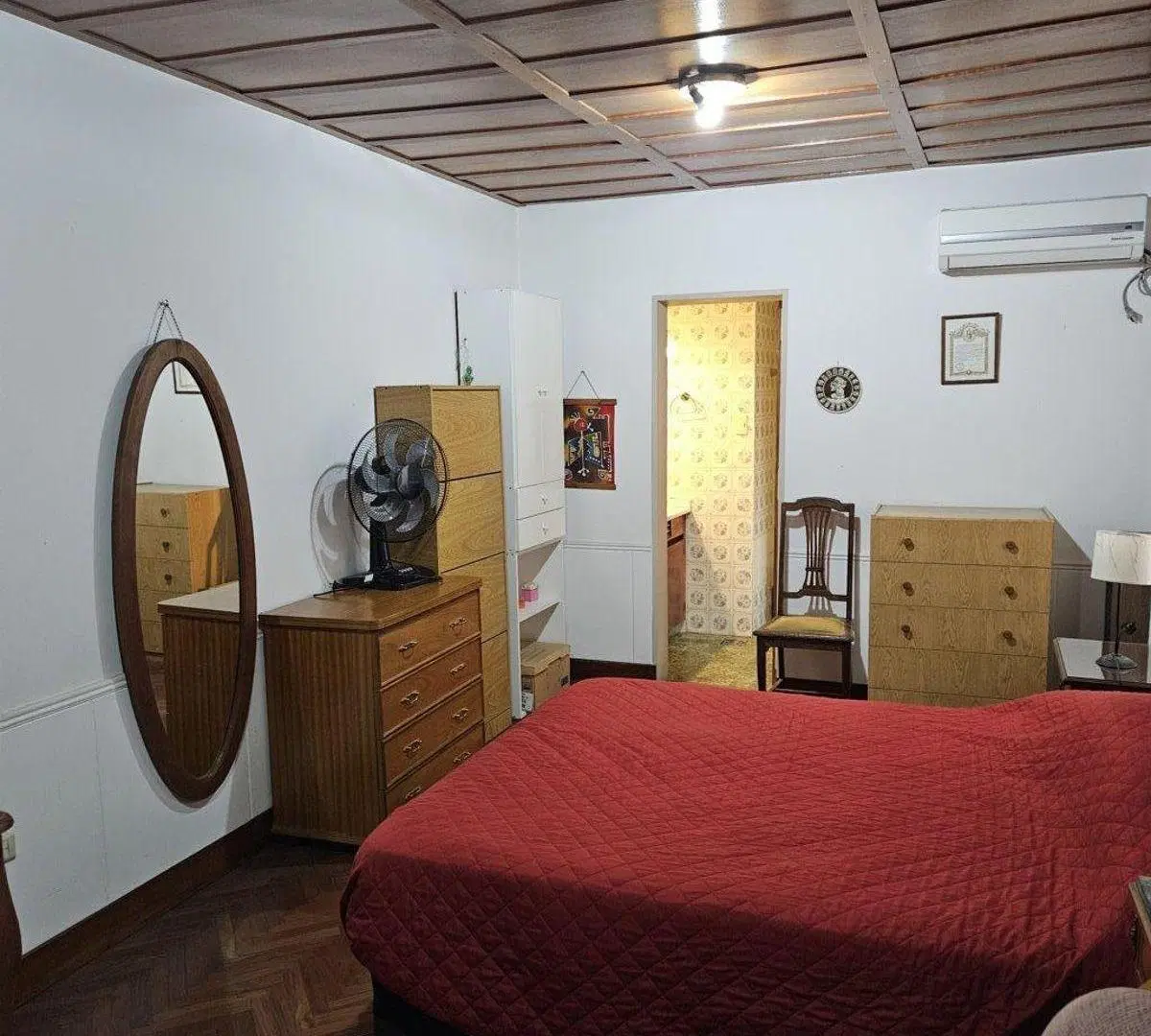 Casa en Alquiler Exclusivamente Comercial – Cerro de las Rosas 8