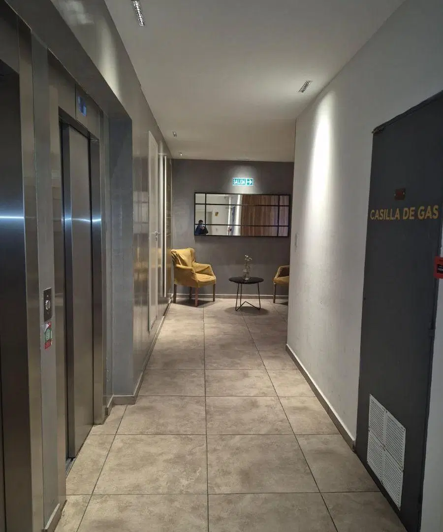 Semipiso Único de Categoría con Patio, Asador y 2 Cocheras Independientes – Obispo Trejo 825 8