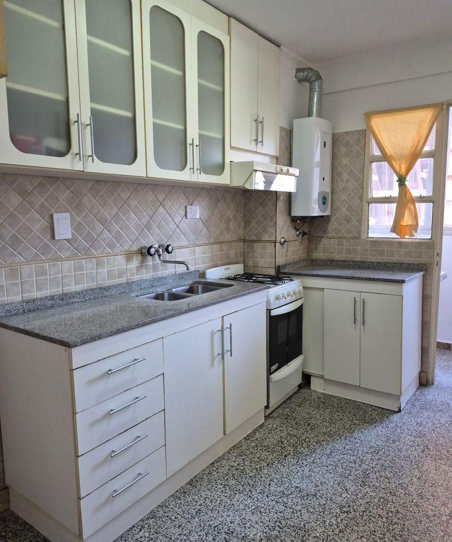 Foto de UN DORMITORIO CON COMODIN Y/O ESTUDIO, lavadero independiente y amplia, imagen 1
