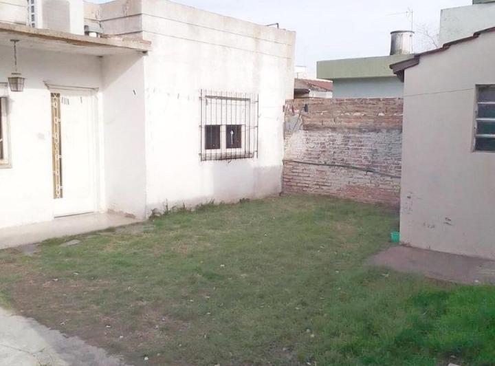 EN VENTA CASA AMERICANA EN MORON SUR 1