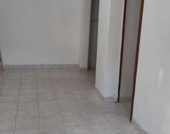 DEPARTAMENTO DE DOS AMBIENTES AL FRENTE EN PLANTA BAJA 4