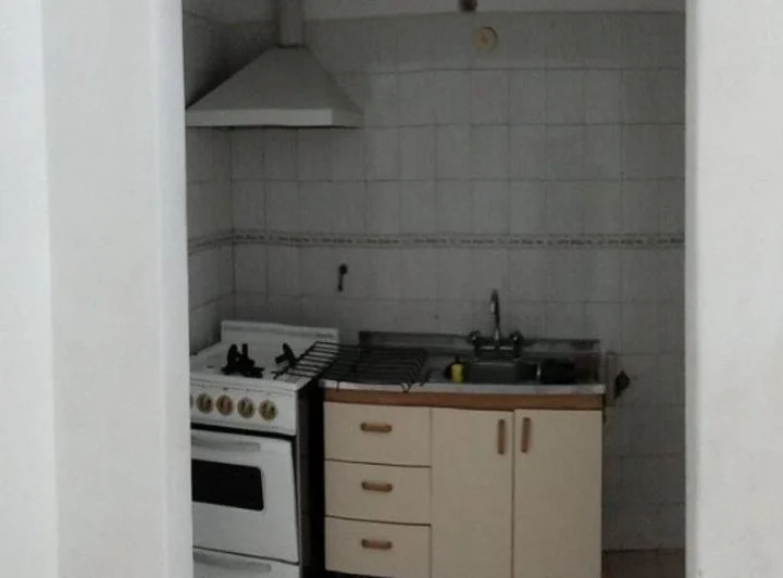 DEPARTAMENTO DE DOS AMBIENTES AL FRENTE EN PLANTA BAJA 5