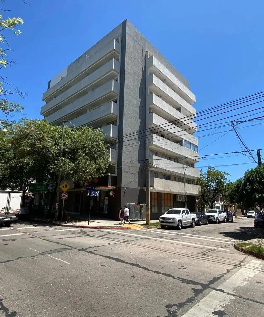 Departamento en Alberdi 5