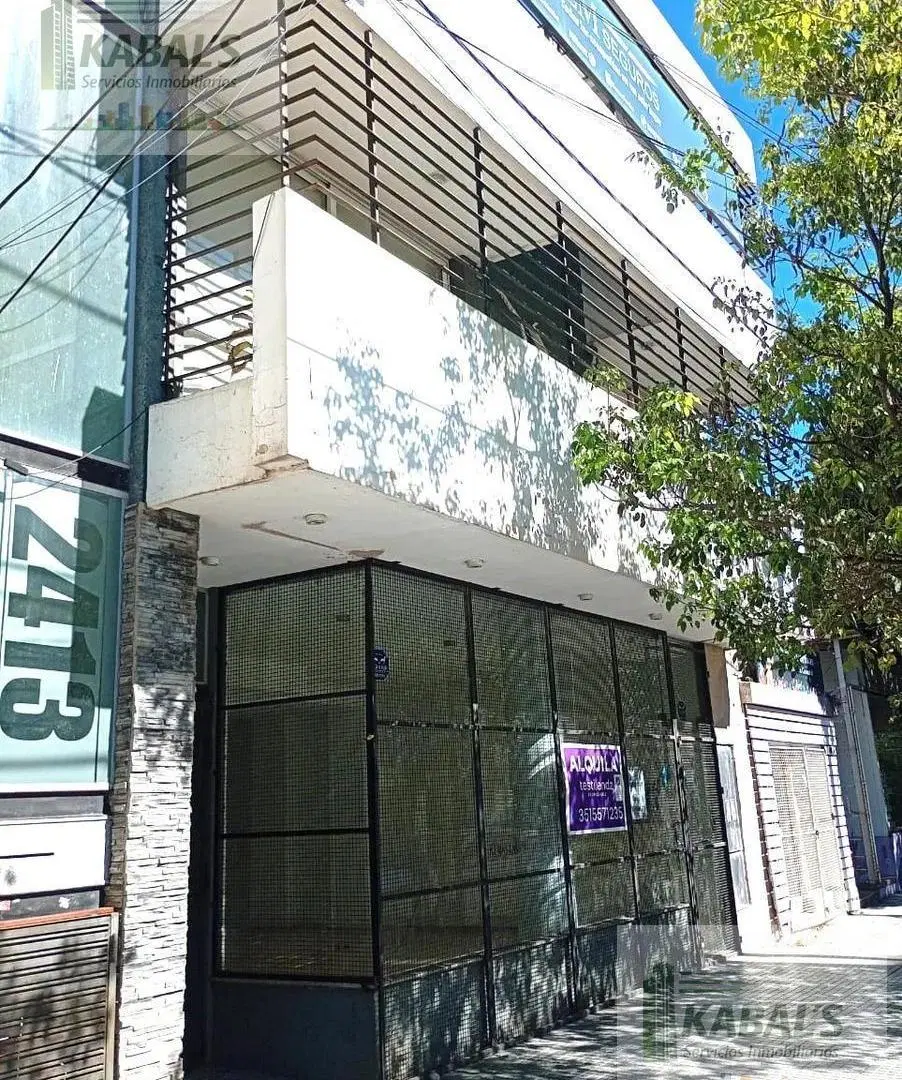 Local en Alberdi al 2400 3