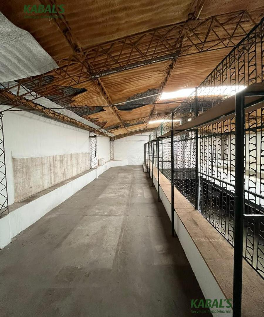 Foto de GALPÓN COMERCIAL DE 750 M² CUBIERTOS EN DOS PLANTAS CON OFICINAS, imagen 4