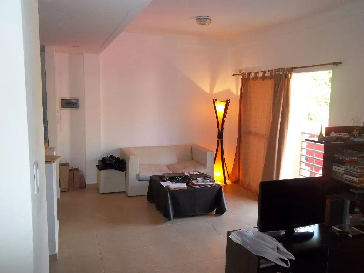 DEPARTAMENTO EN ADROGUE EN EXCELENTE UBICACION. APTO CREDITO!! 5