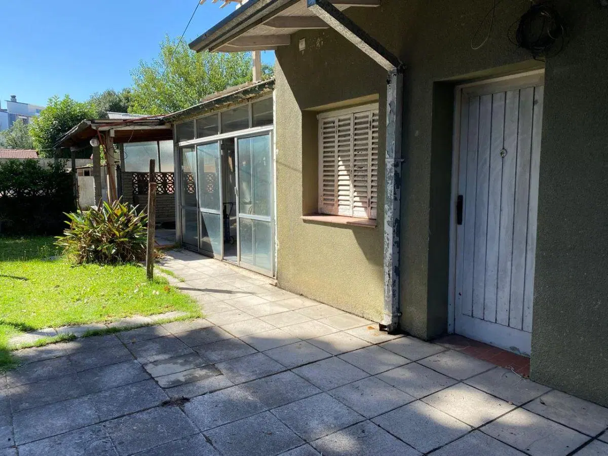 CASA AL FRENTE EN EXCELENTE UBICACION, APTA CREDITO! 3