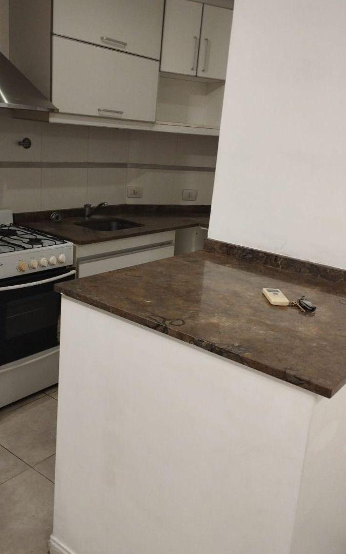 Foto de HERMOSO DEPARTAMENTO CON COCHERA Y BALCON, imagen 2