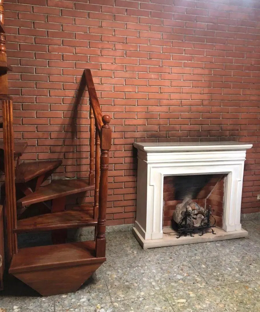 CASA CON AMPLIO FONDO! 3