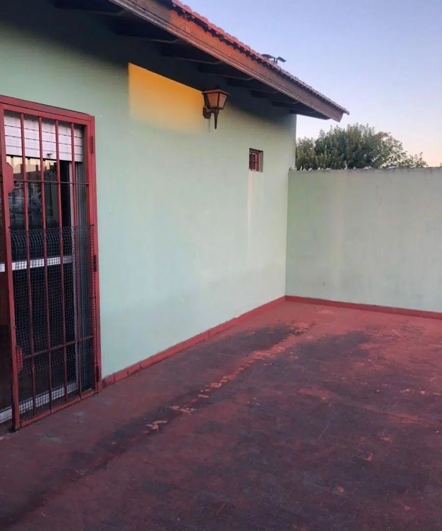 CASA CON AMPLIO FONDO! 2