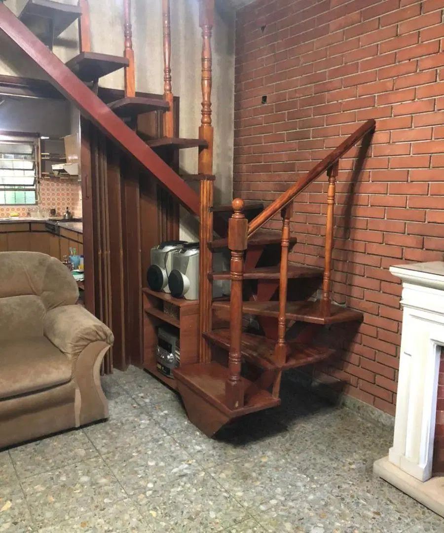 CASA CON AMPLIO FONDO! 5