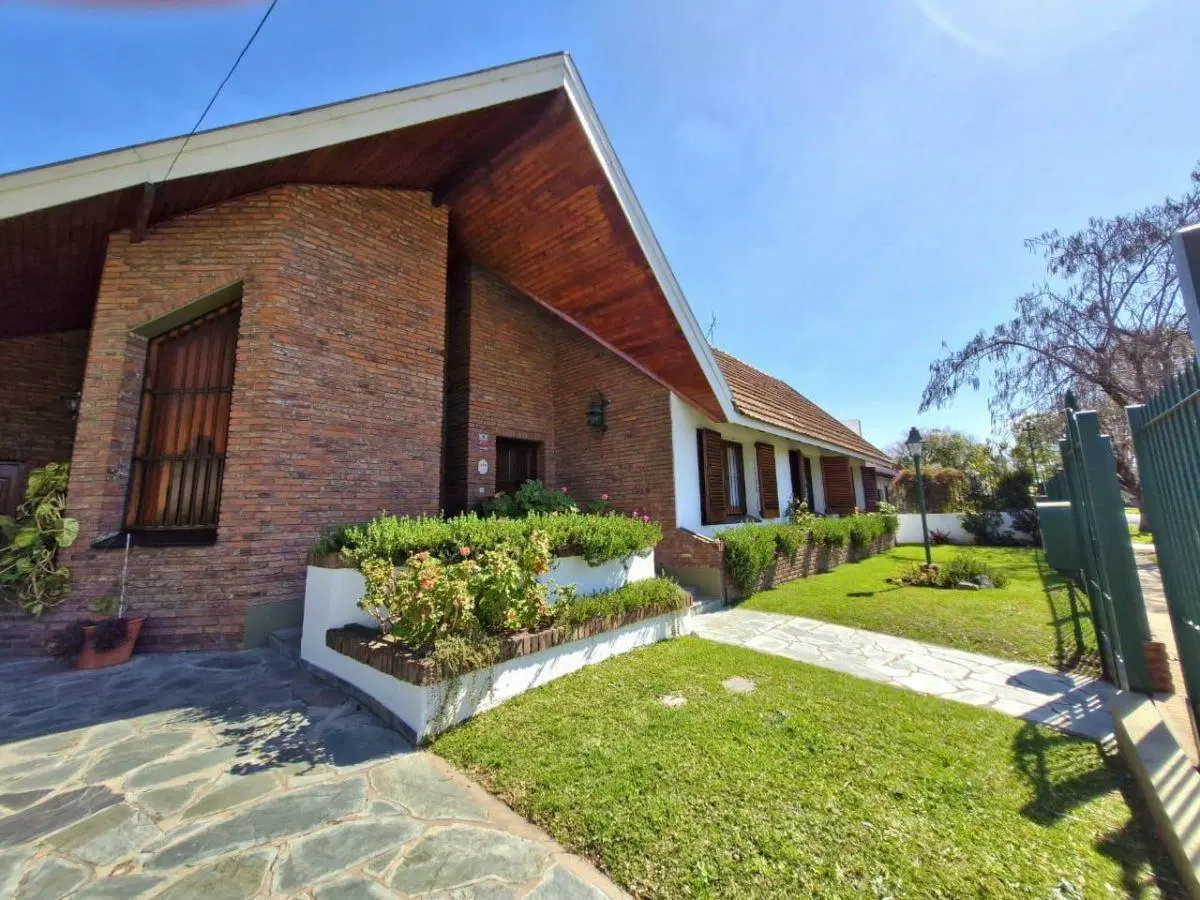 CASONA SEÑORAL EN EL CORAZON DE JOSE MARMOL — ESPACIO LUZ Y CARACTER HISTORICO 4