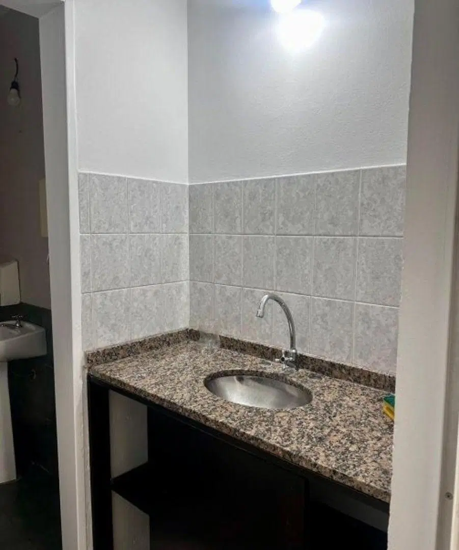 LOCAL COMERCIAL. A 250 MTS.DEL BINGO ADROGUE 1