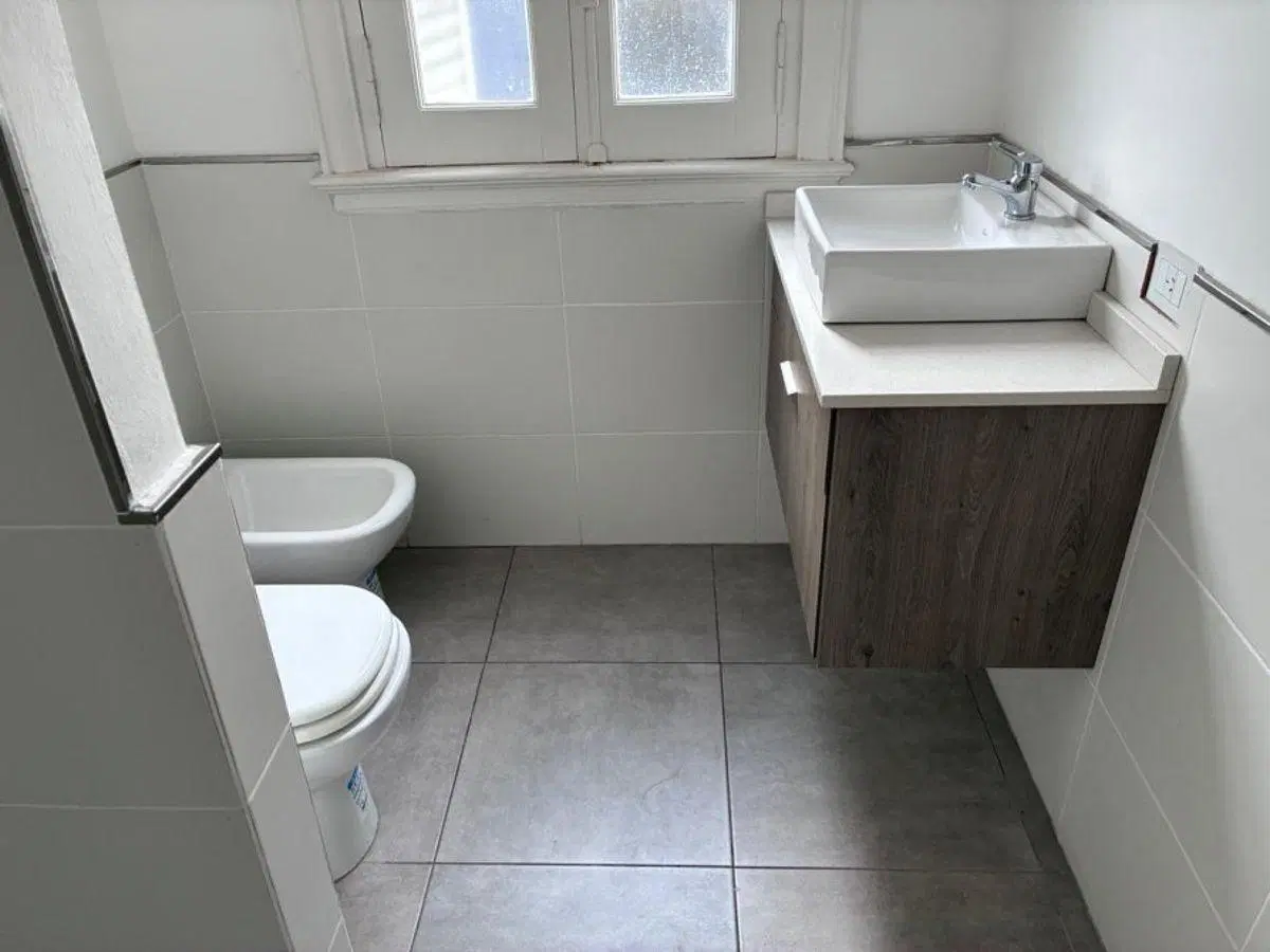 Departamento de 110 m2 con 3 dormitorios en alquiler en Adrogué 5