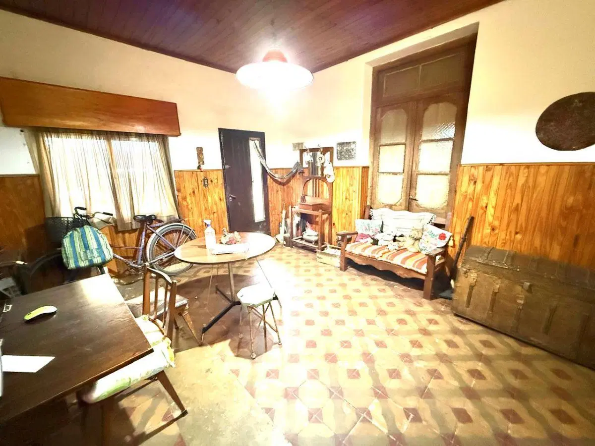 CASA CON AMPLIO PARQUE 4