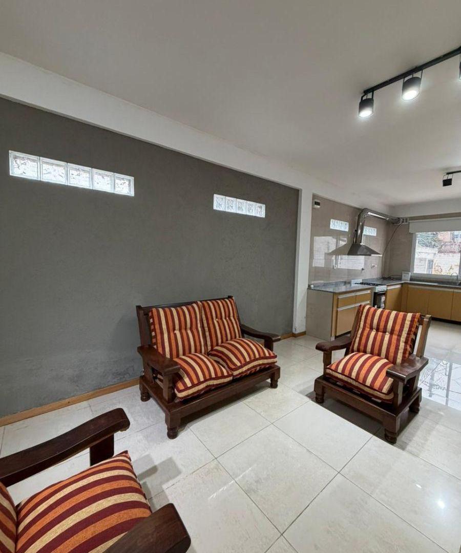 AMPLIO DEPARTAMENTO CON SUIT