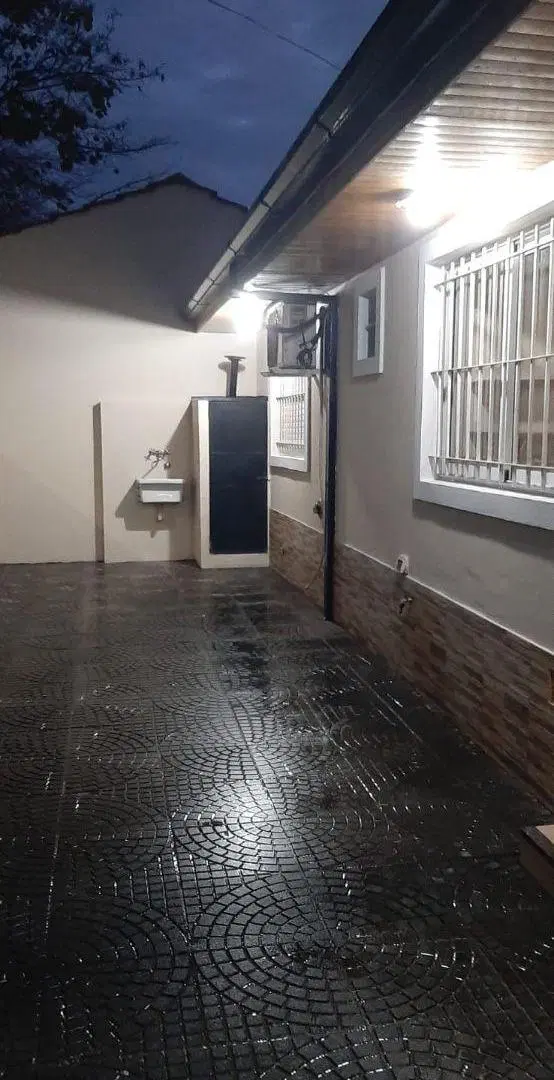 CASA EN IMPECABLE ESTADO CON ENTRADA DE AUTO 1