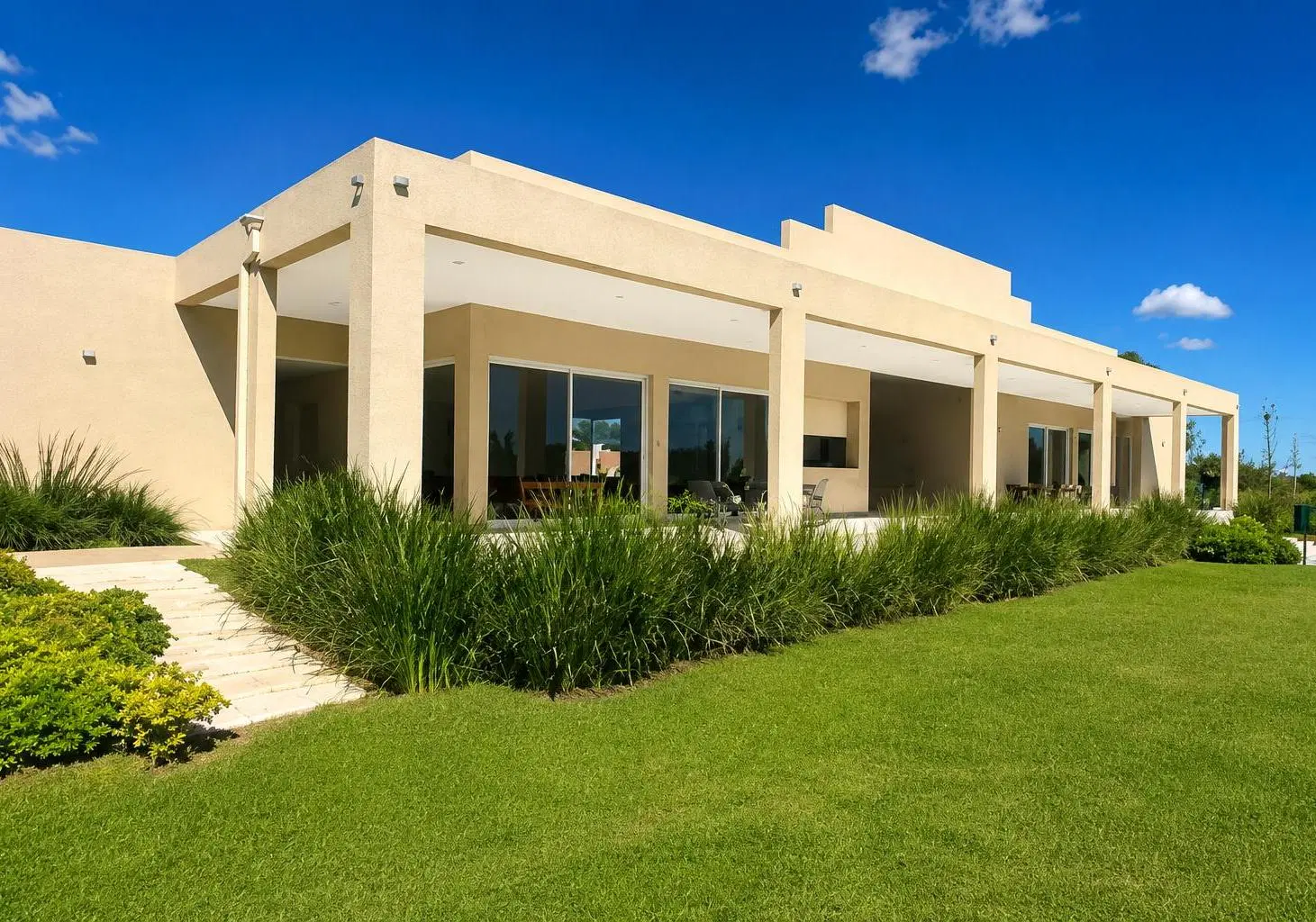 LOTE EN BARRIO CERRADO FINCAS JOVEN 4
