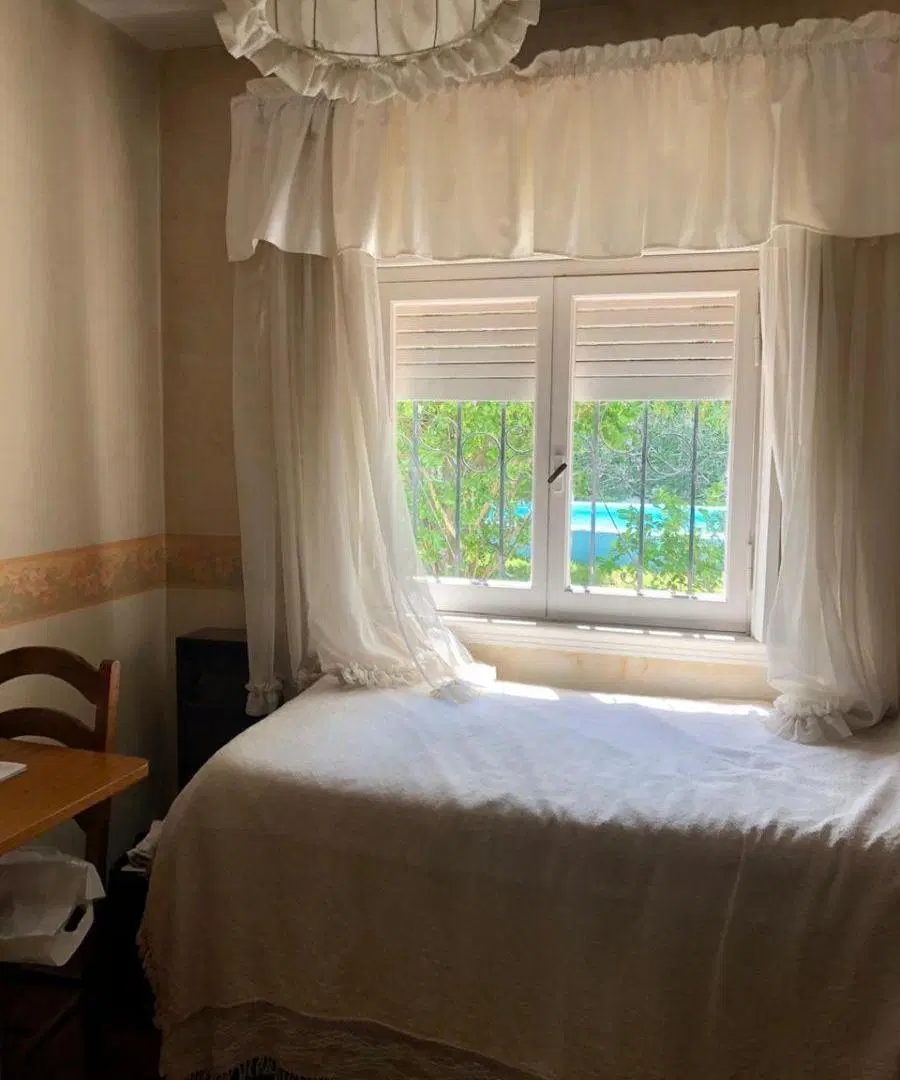 CASA DESARROLLADA EN AMPLIO LOTE CON QUINCHO Y PILETA 5
