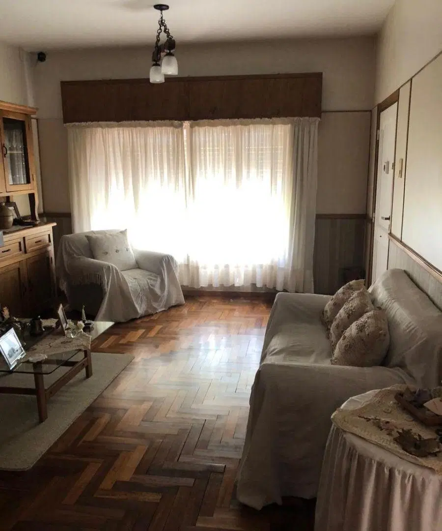CASA DESARROLLADA EN AMPLIO LOTE CON QUINCHO Y PILETA 4