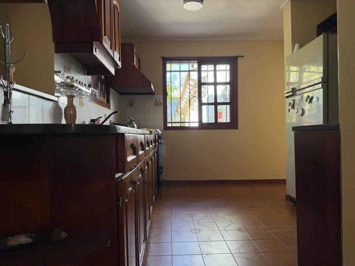 EXCELENTE CHALET DESAROLLADO SOBRE DOS LOTES. APTO COMERCIAL 1