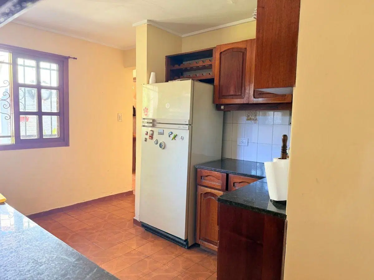 EXCELENTE CHALET DESAROLLADO SOBRE DOS LOTES. APTO COMERCIAL 3
