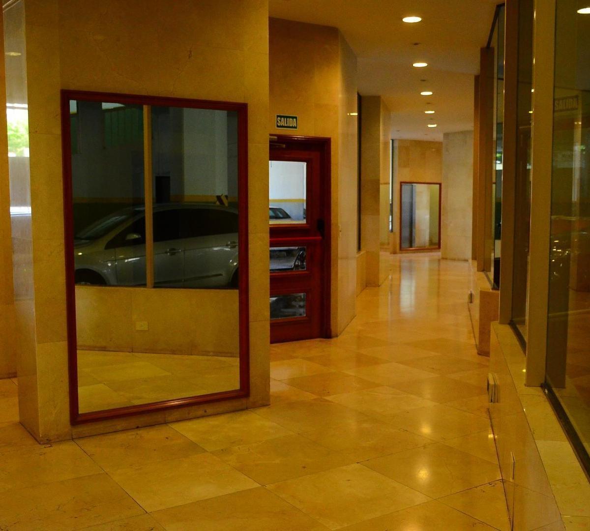 Departamento 3 Ambientes Piso Alto con Cochera - Tigre Centro 1