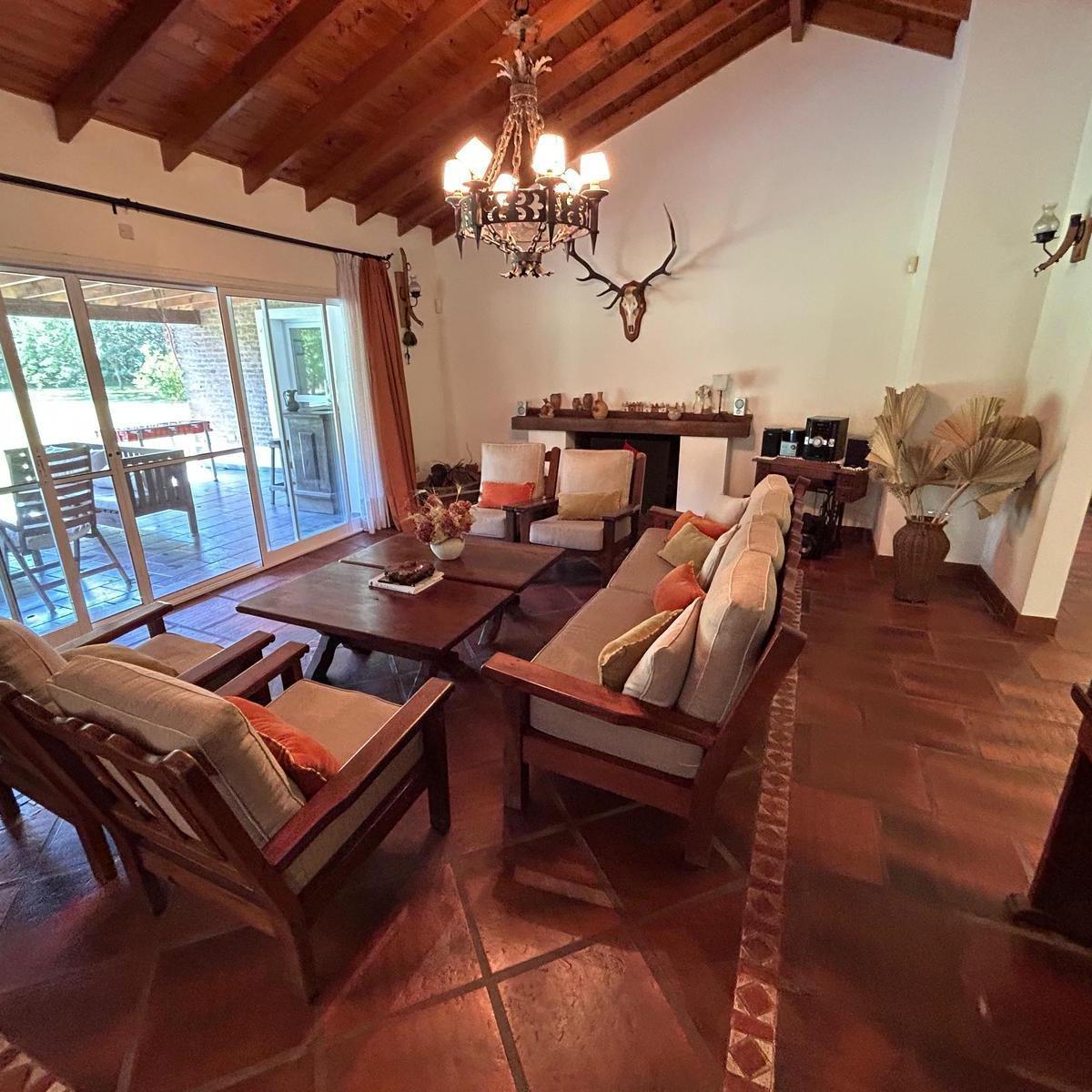 Casa en Solar de Capilla - Lote 3.800m² - Exaltación de la Cruz - Apto Crédito