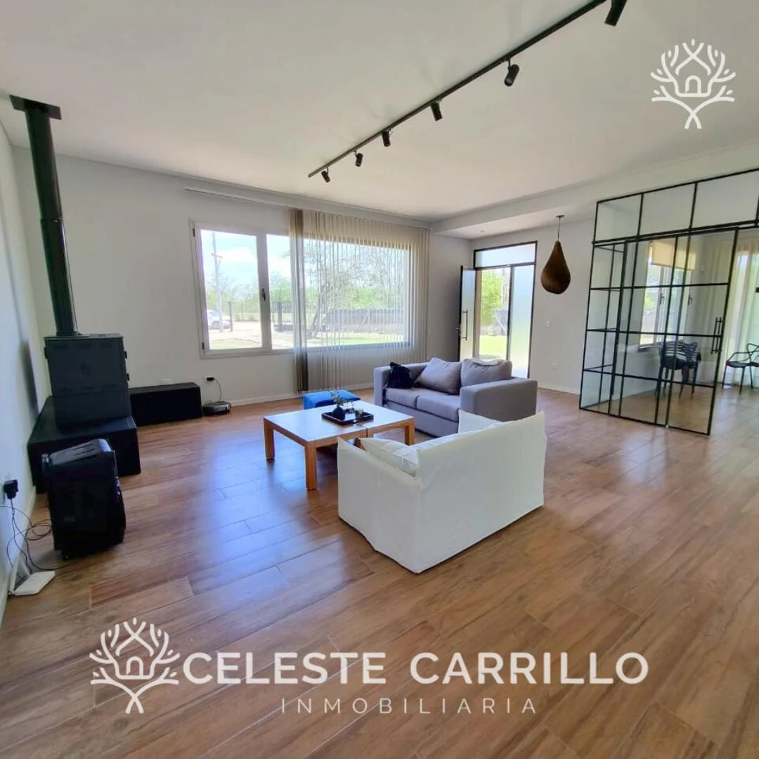 Foto de Venta - Casa - Barrio Parque La Verdad - Exaltación de la Cruz, imagen 2
