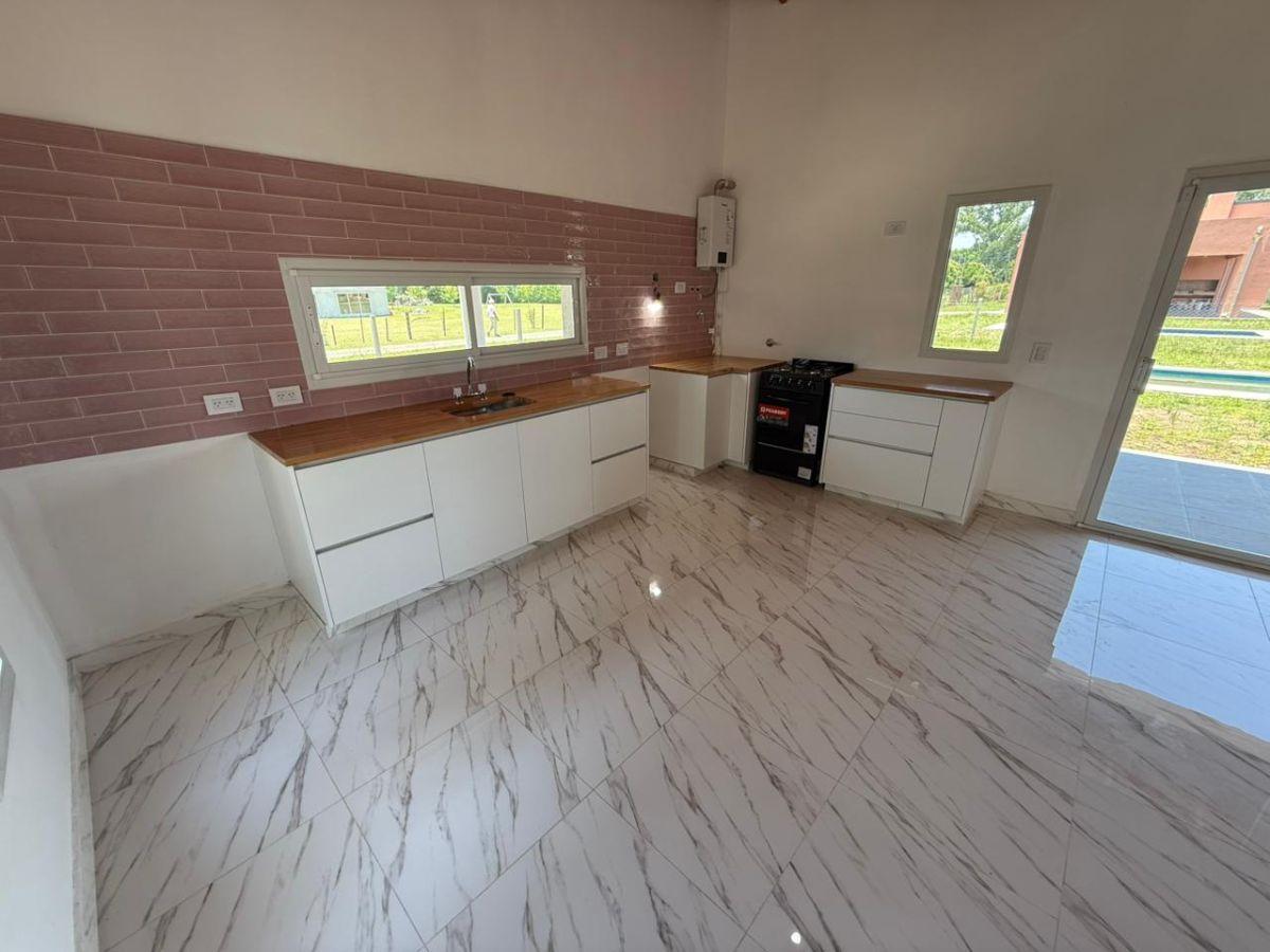Foto de Casa con pileta a la venta en Barrio los Pinos, Exaltación de la Cruz, imagen 4