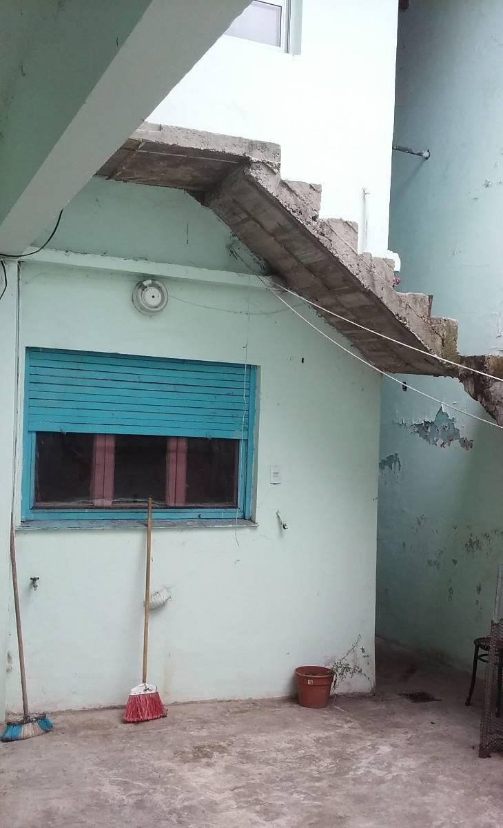 OPORTUNIDAD  CASA SOBRE LOTE DE 10 POR 25, FOT 2.5