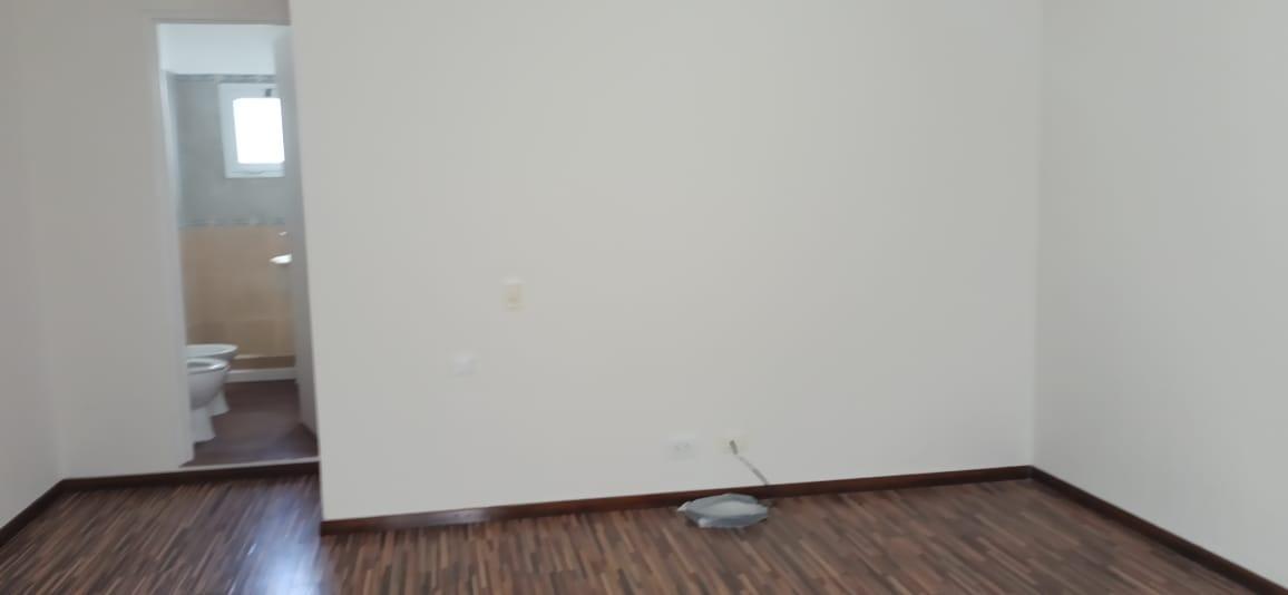 Foto de Departamento 2 ambientes vista al frente con cochera APTO CREDITO, imagen 5