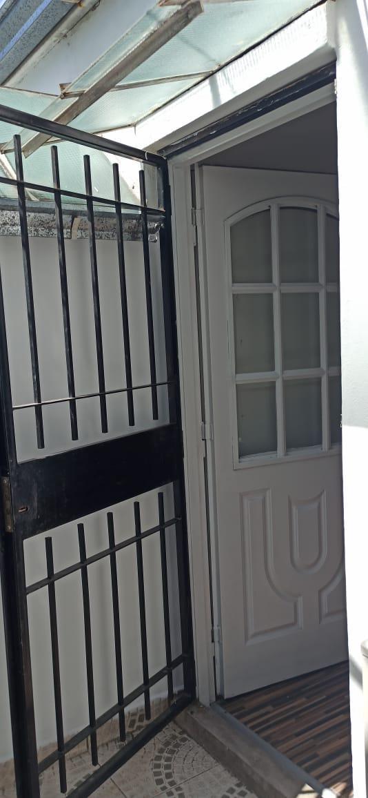 Foto de Departamento 2 ambientes vista al frente con cochera APTO CREDITO, imagen 3