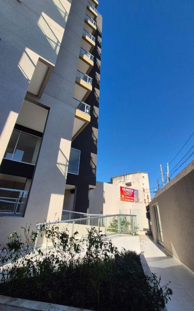 AMPLIO DEPARTAMENTO APTO PROFESIONAL