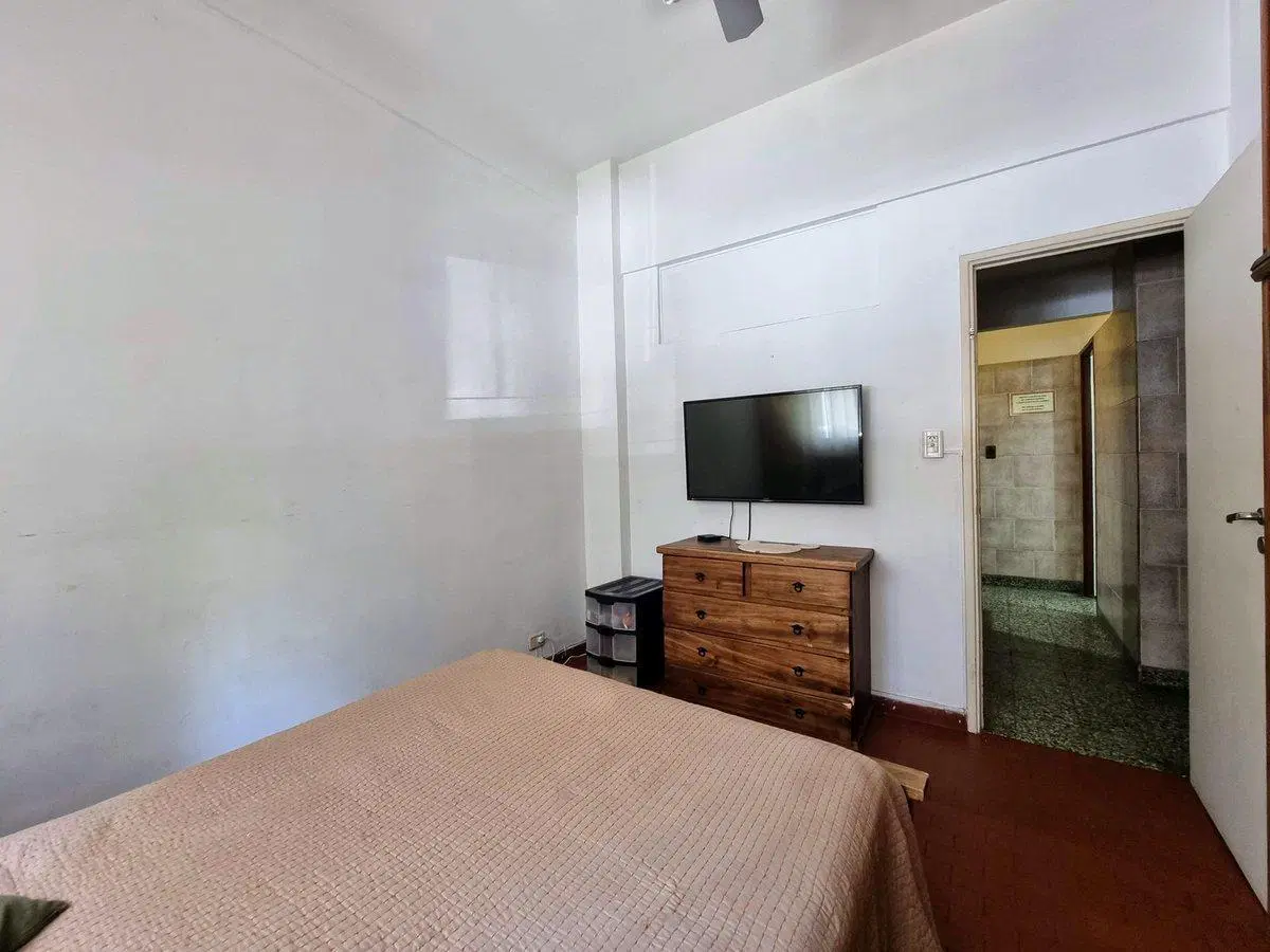 Local a la calle Venta V Crespo Con Vivienda renta 5