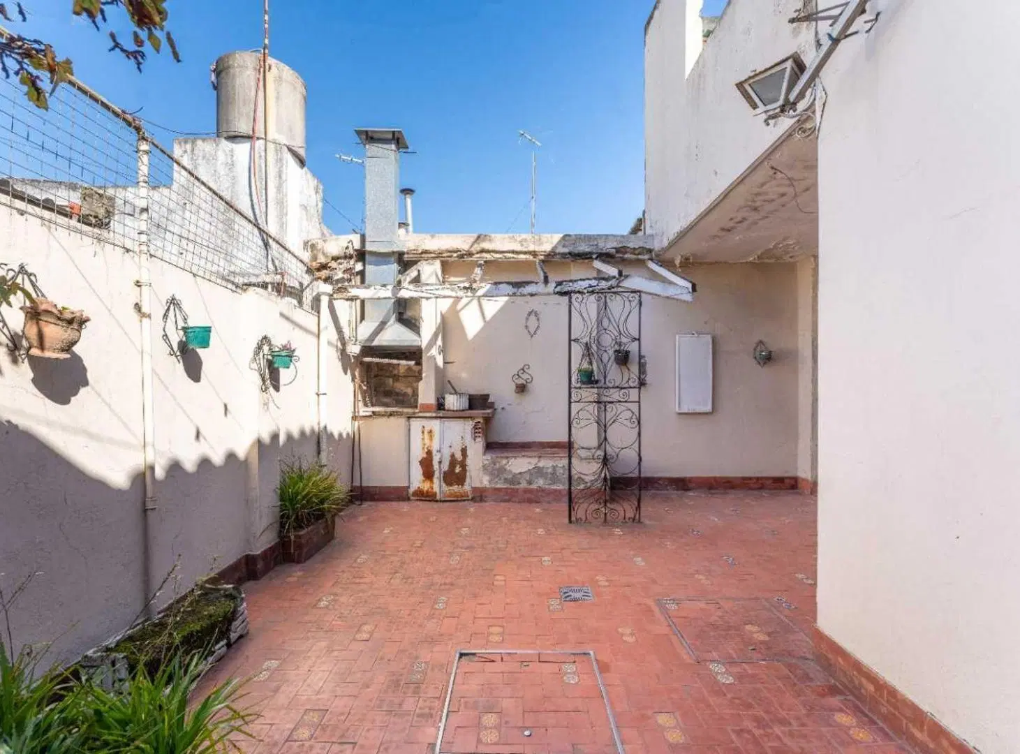 Venta PH 4 amb. c/entrada indep. cochera, quincho 5
