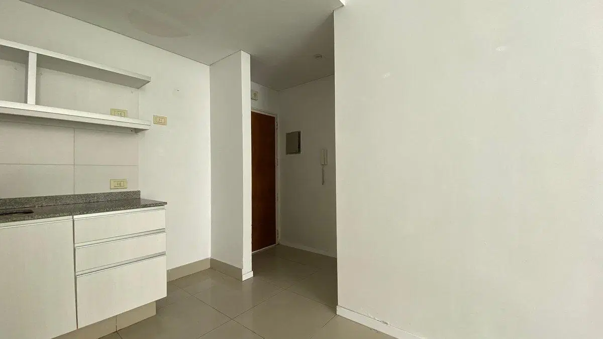 VENTA MONOAMBIENTE PARQUE CHAS CON PATIO Y VERDE 4