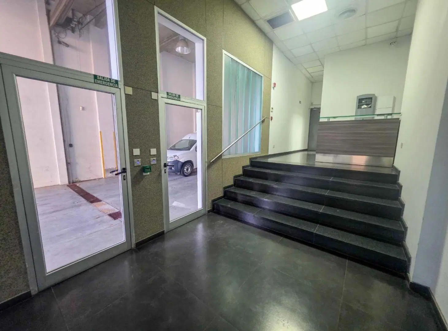 ALQUILER OFICINAS - Edificio Corporativo 110 m² 2