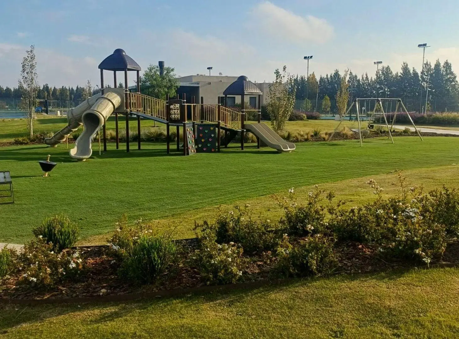 VENTA DE TERRENO EN BARRIO LAS VICTORIAS - CANNING 3