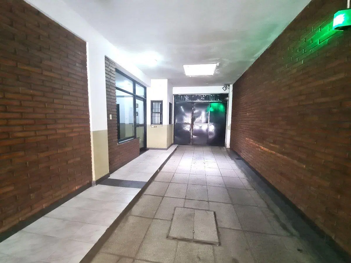 VENTA DE AMPLIO DOS AMBIENTES EN EL BARRIO DE ONCE 4