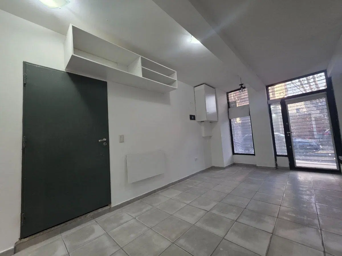 VENTA. MONOAMBIENTE APTO COMERCIAL EN PARQUE CHAS 4