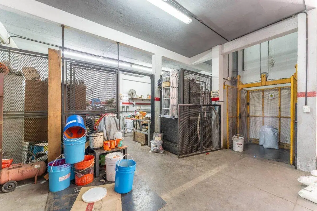 GALPÓN INDUSTRIAL EN ALQUILER 1200 M² VILLA LYNCH 4