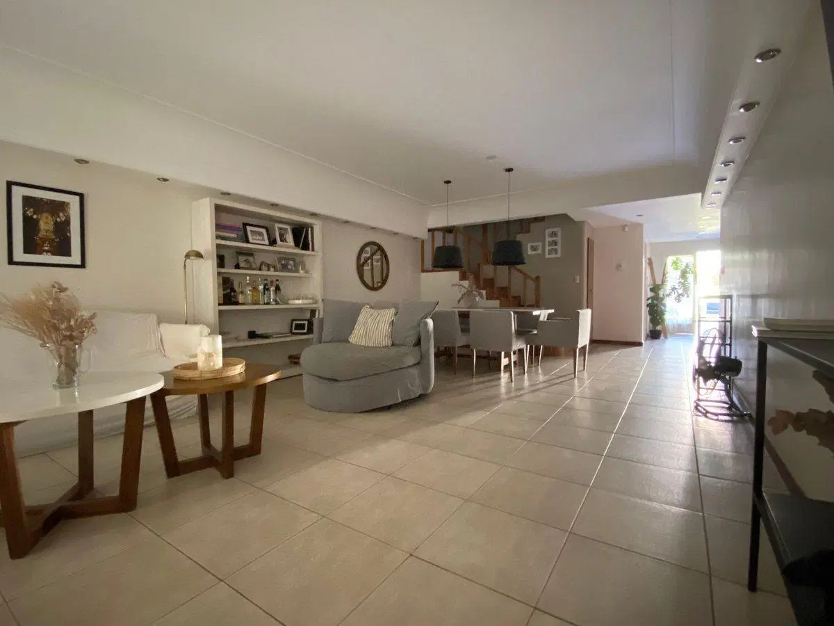 VENTA 6 AMB V. PUEYRREDÓN PILETA QUINCHO DOS COCH 3