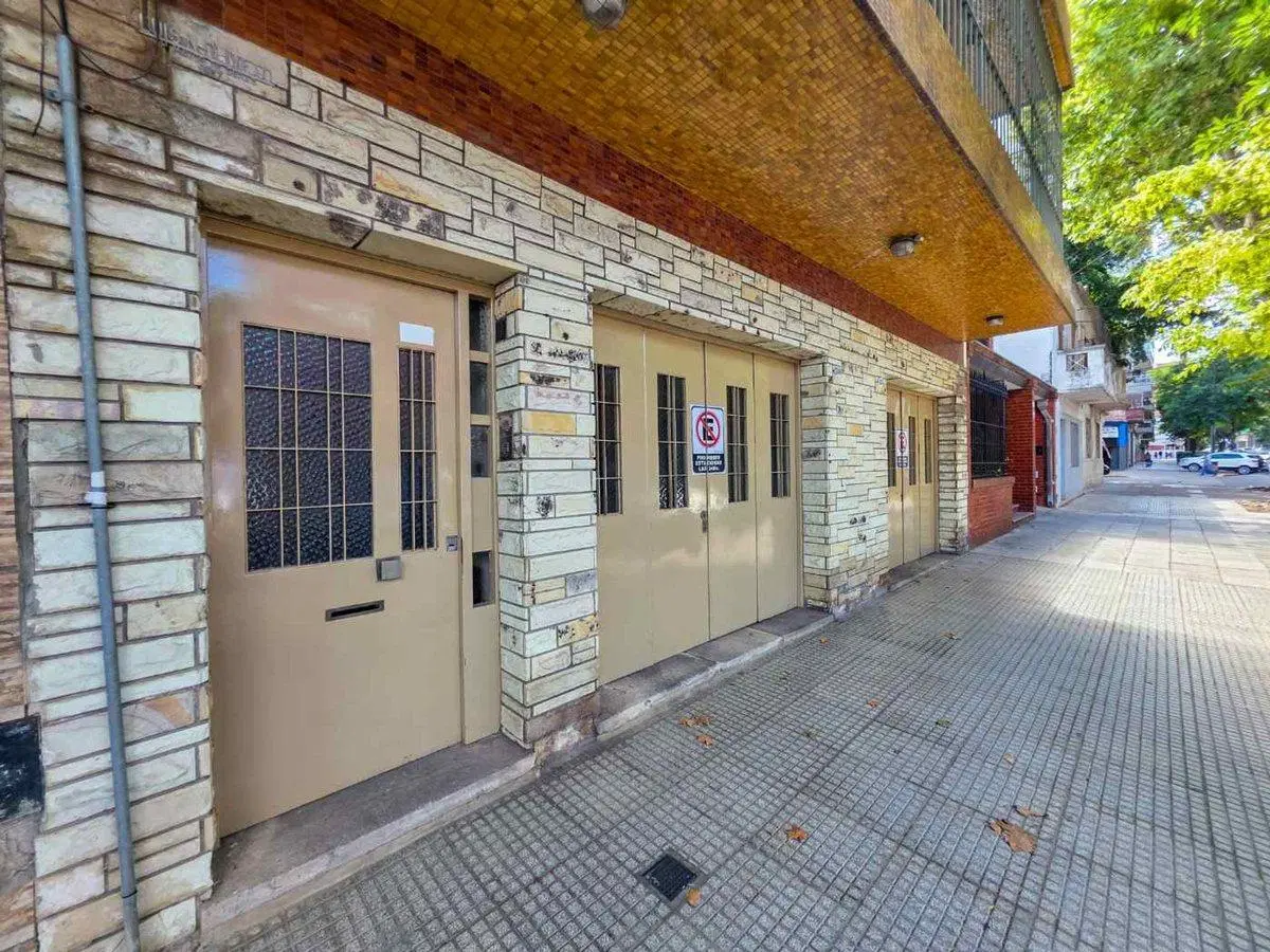 PH 3 AMB  1° PISO POR ESCALERA - COCHERA Y BAULERA 3