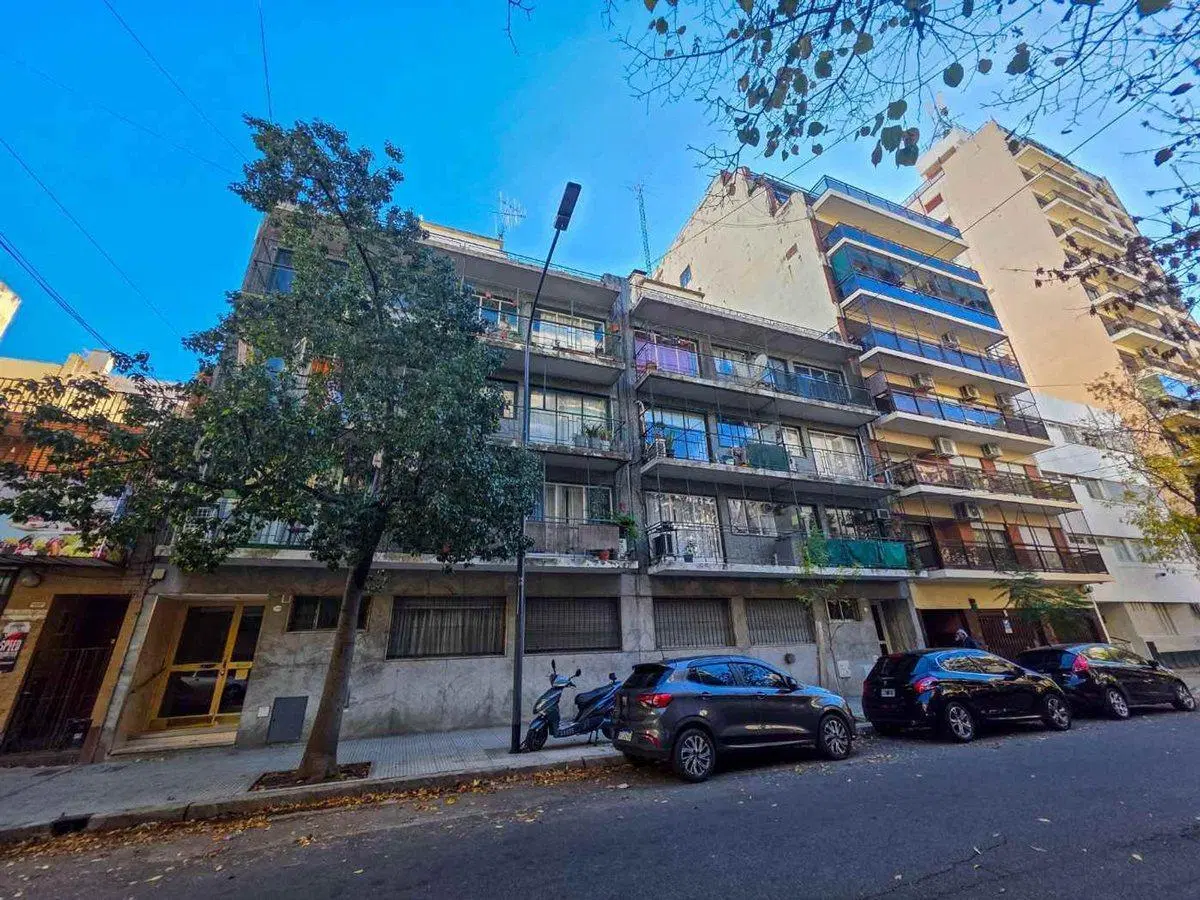 VENTA 2 AMB. CON BALCON Y BAJAS EXPENSAS! 4